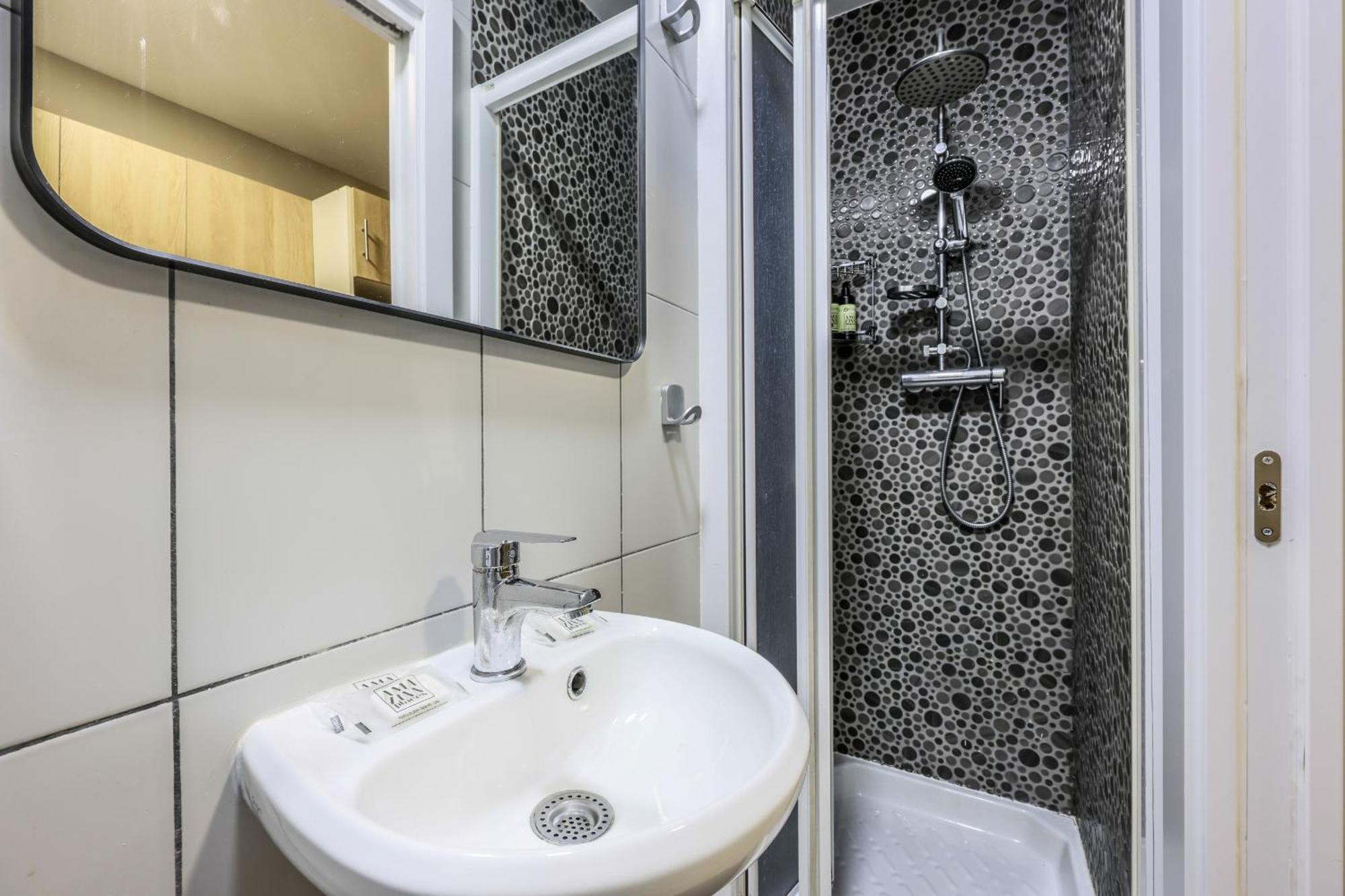 Nuevo Apartamento Funcional En Chamberi Madrid Exterior photo